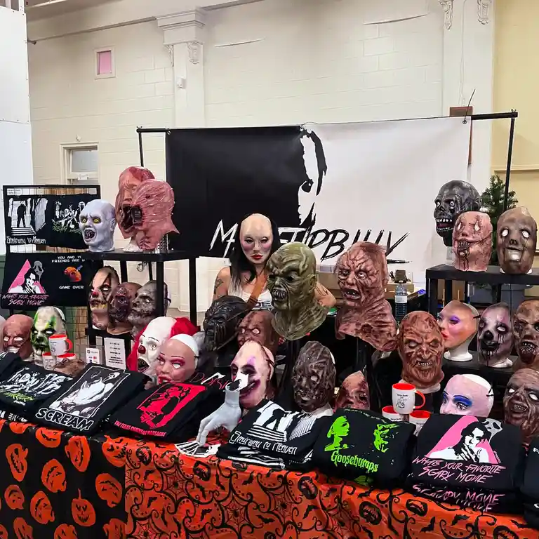 Join me for my final show of the year at Requiem's Christmas Market in Montreal until 6 PM today!