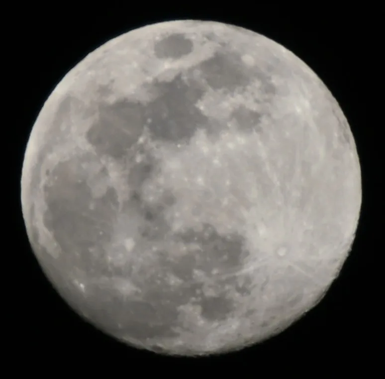Stunning Moonlit Night: December 14, 2024, at 6:27 PM