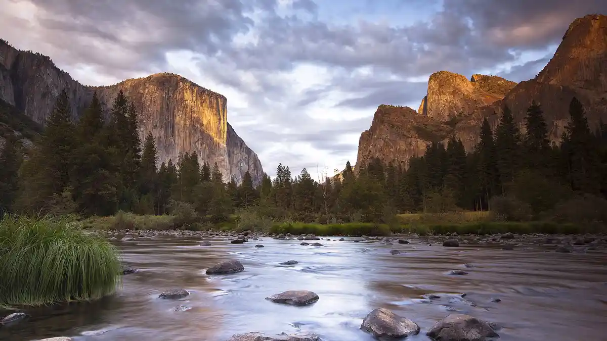 In Yosemite Valley, meltwater from receding glaciers led early humans 10,000 years ago to discover a majestic landscape…