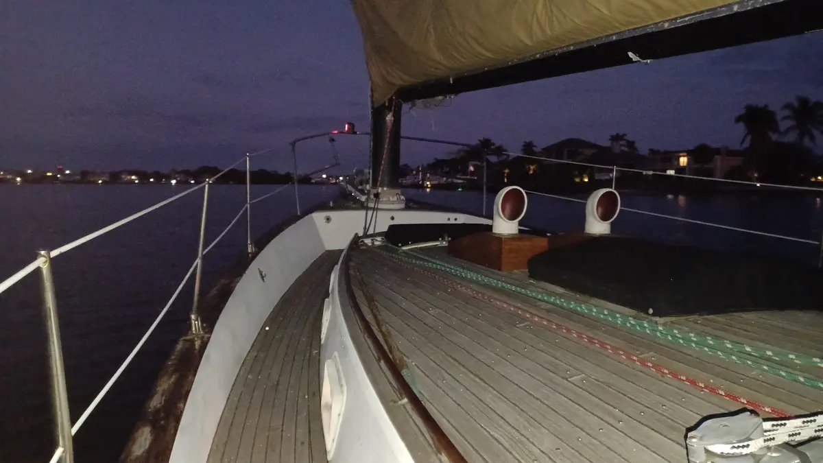Navigating the Majestic Great Lakes: A Sailing Adventure