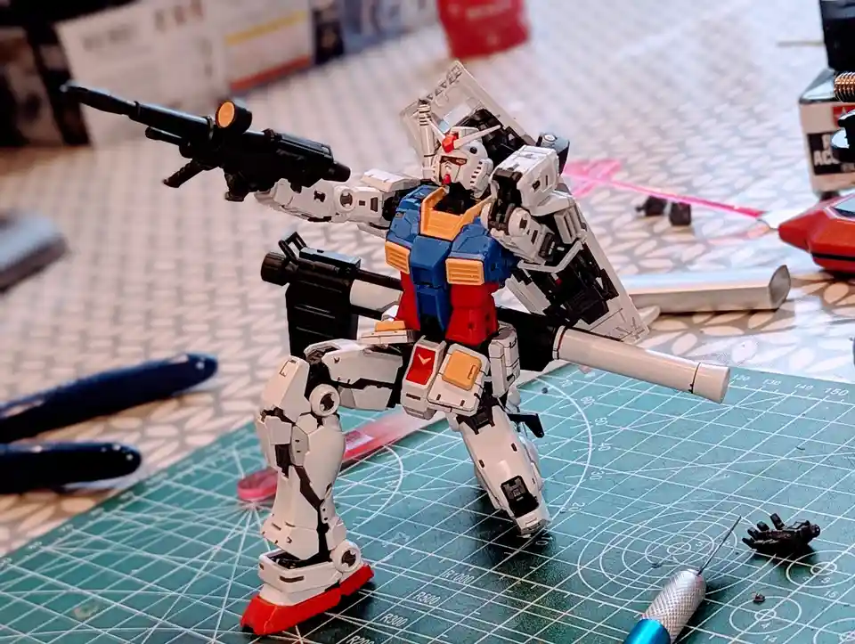 Flying My Mecha Sci-Fi Flag with Recent Builds and Timeless Classics