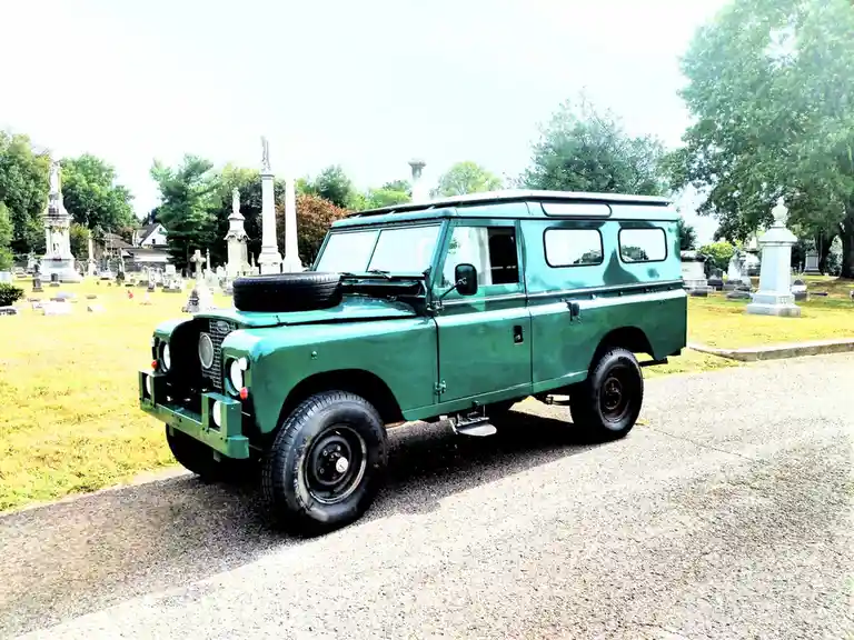 Showcasing My Classic Ride: The '71 Series IIa at the Car Meet