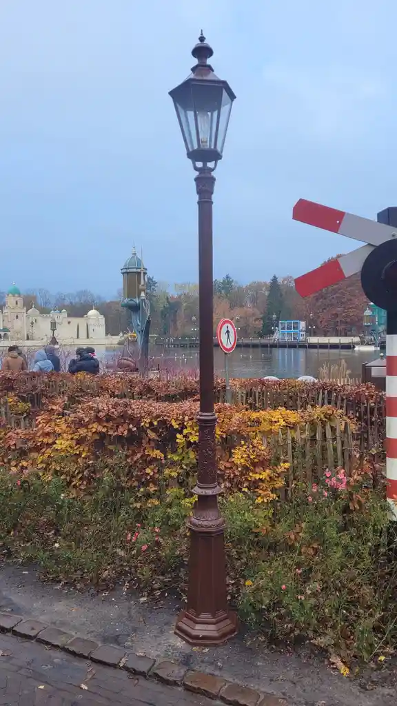 Dive into the latest Efteling news with fascinating details about the themed area Anderrijk!