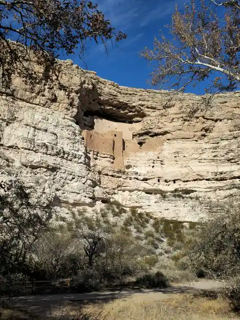 Discovering the beauty of Montezuma Castle in Arizona