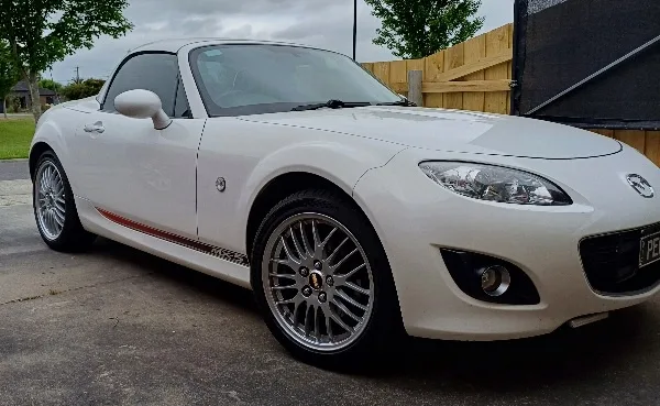 Just got my hands on a 2010 MX-5!