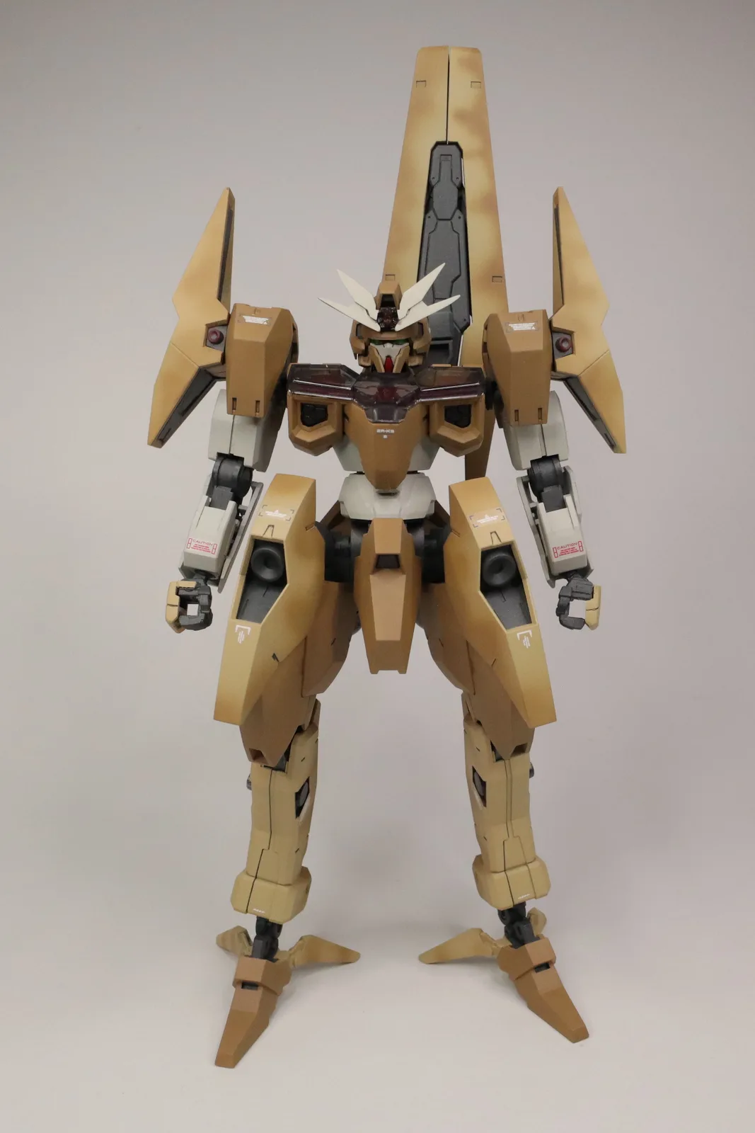 Gundam Lfrith Thorn in Ground Configuration: A Mech Lover's Dream!