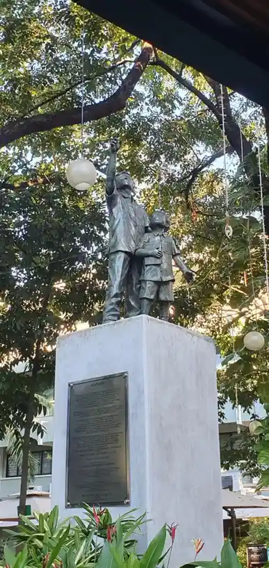 The Iconic Kapatid Statue in the Philippines