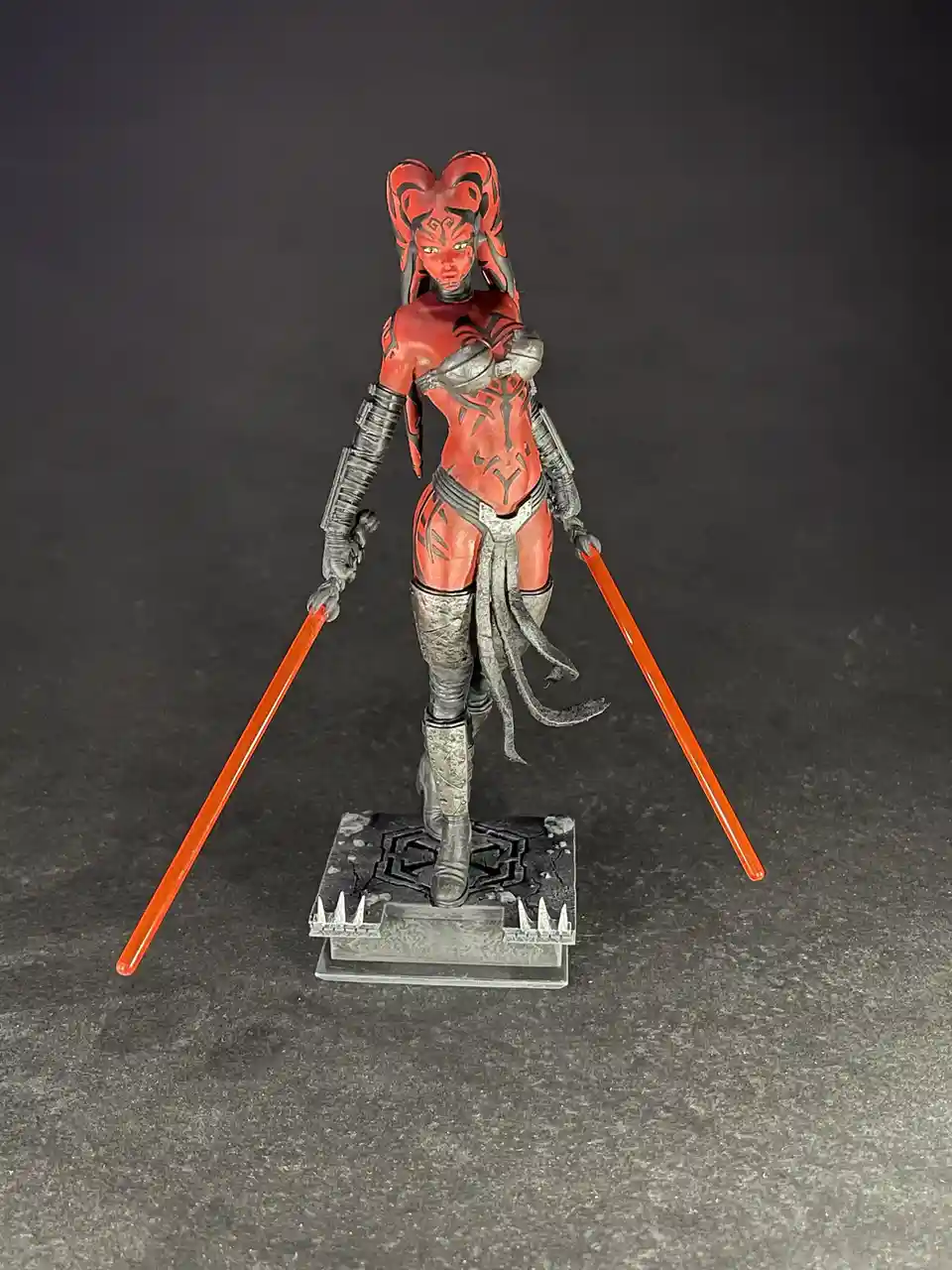 Behold the fierce and captivating Darth Talon.