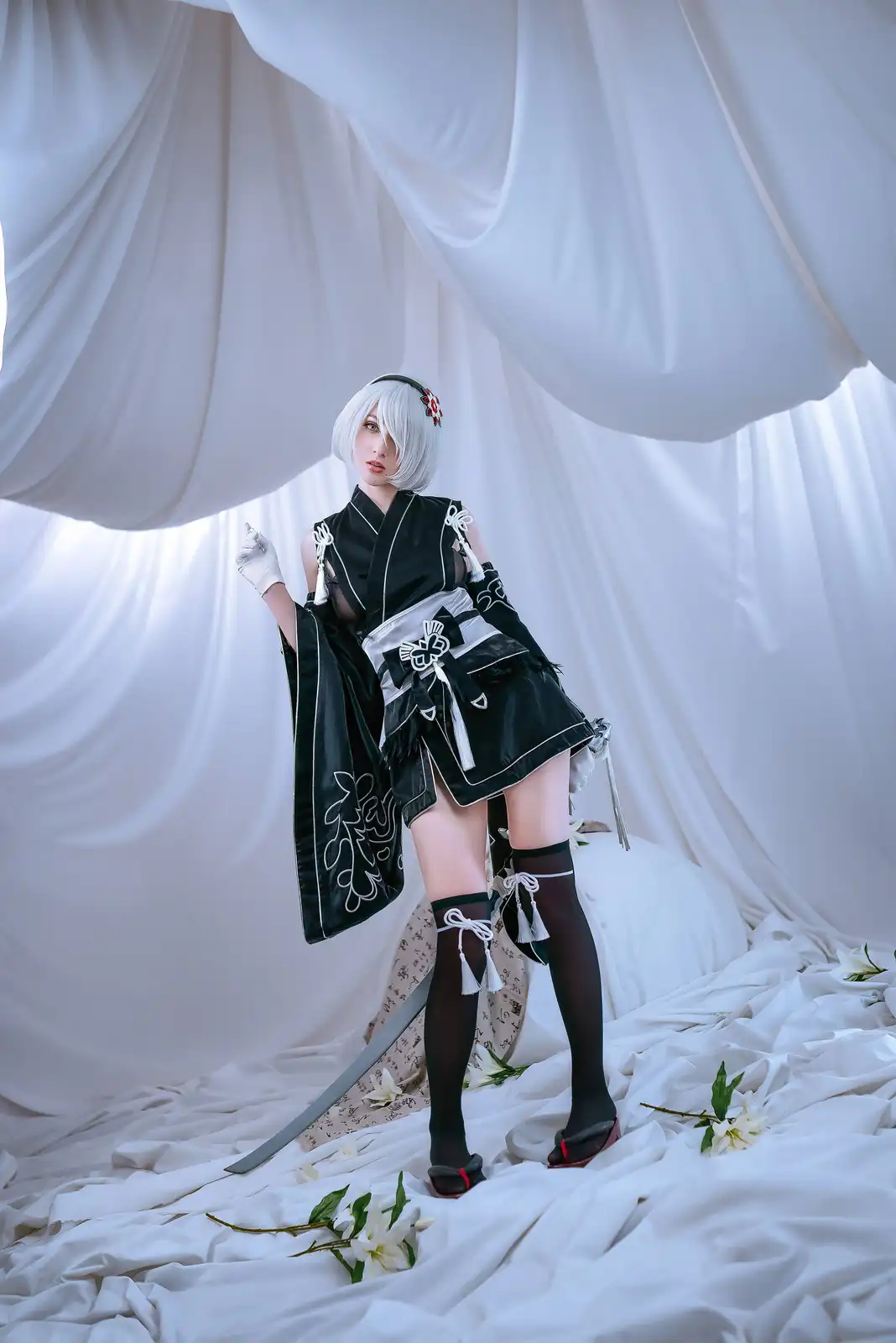 Stunning 2B Cosplay: A Tribute to NieR: Automata