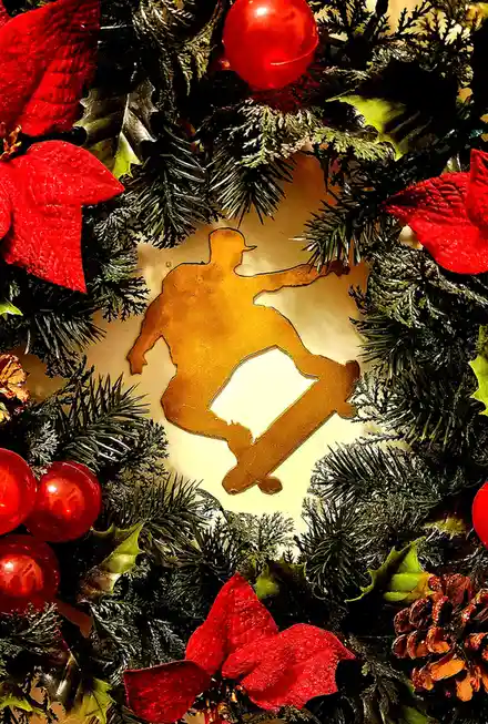 Festive Sk8mas Wreath Creation