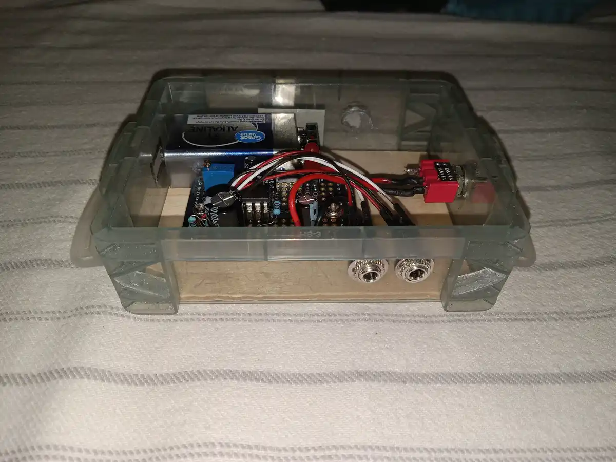 My DIY Speaker Amp is in Need of a Cool Sticker