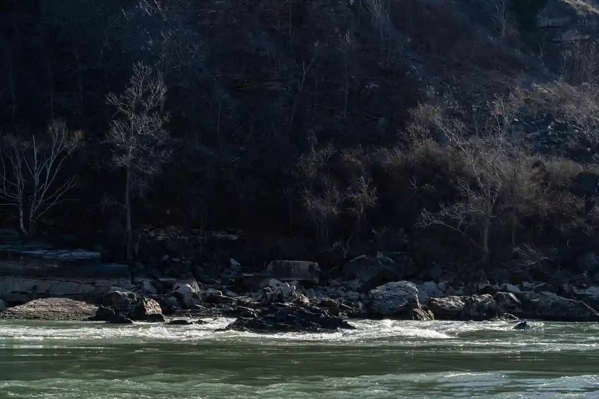 Exploring the Majestic Niagara Whirlpool in December 2024