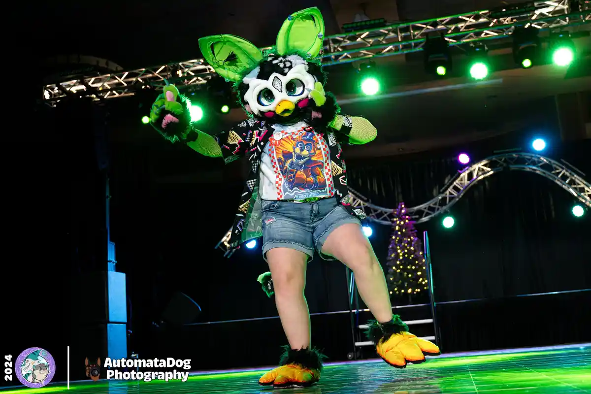 Daily dose of cuteness from a furry photographer - Day 436