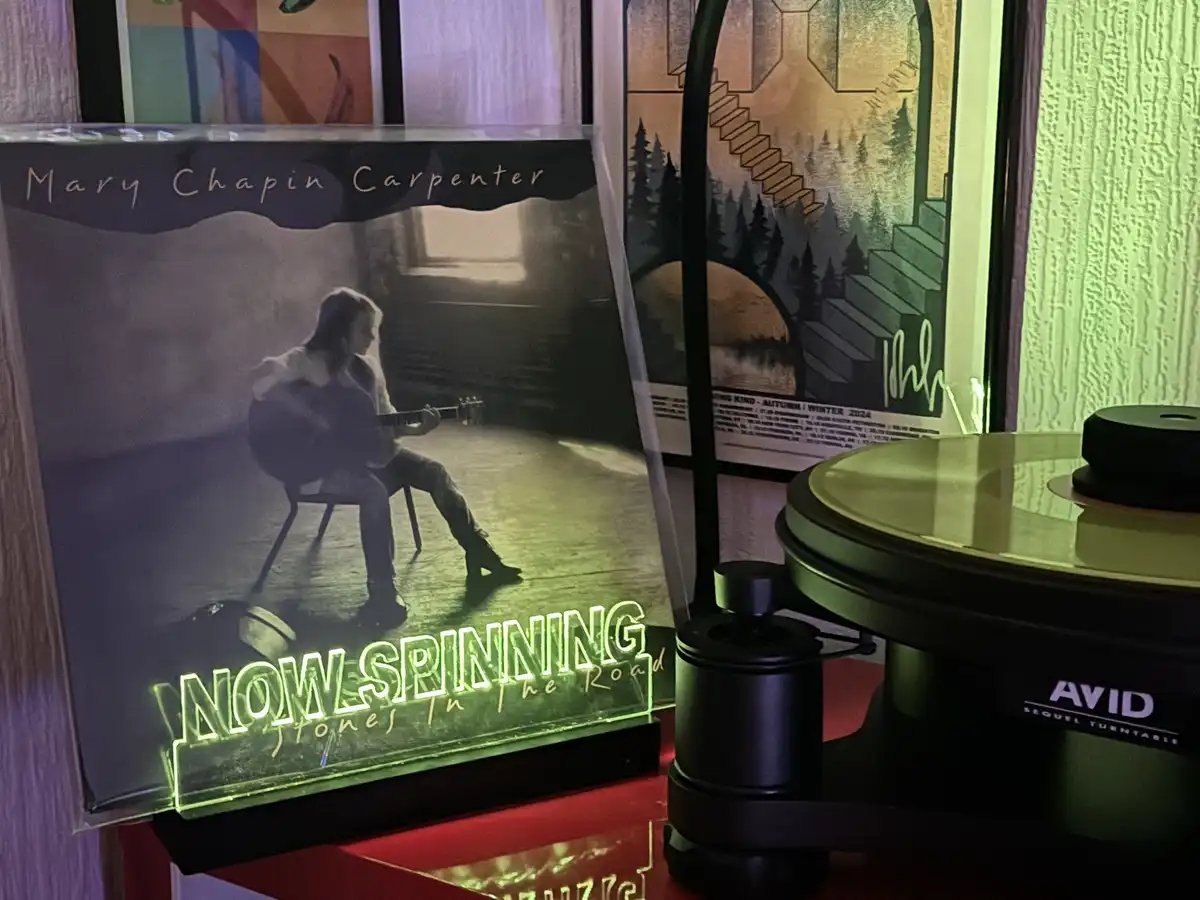 Mary Chapin Carpenter's Insightful 'Stones in the Road'