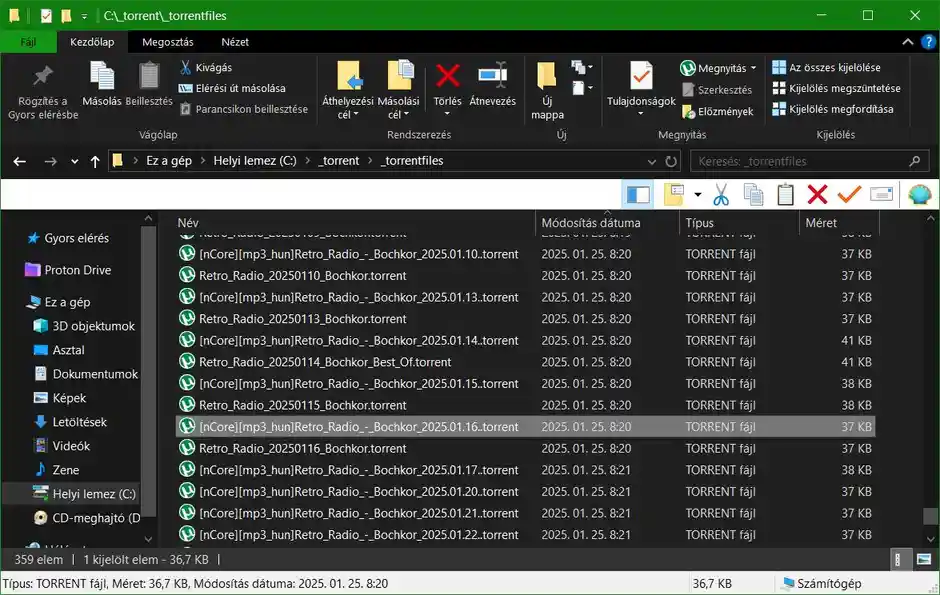 A windows file explorer window shows a folder named '_torrent' containing many .torrent files for 'Retro Radio Bochkor'…