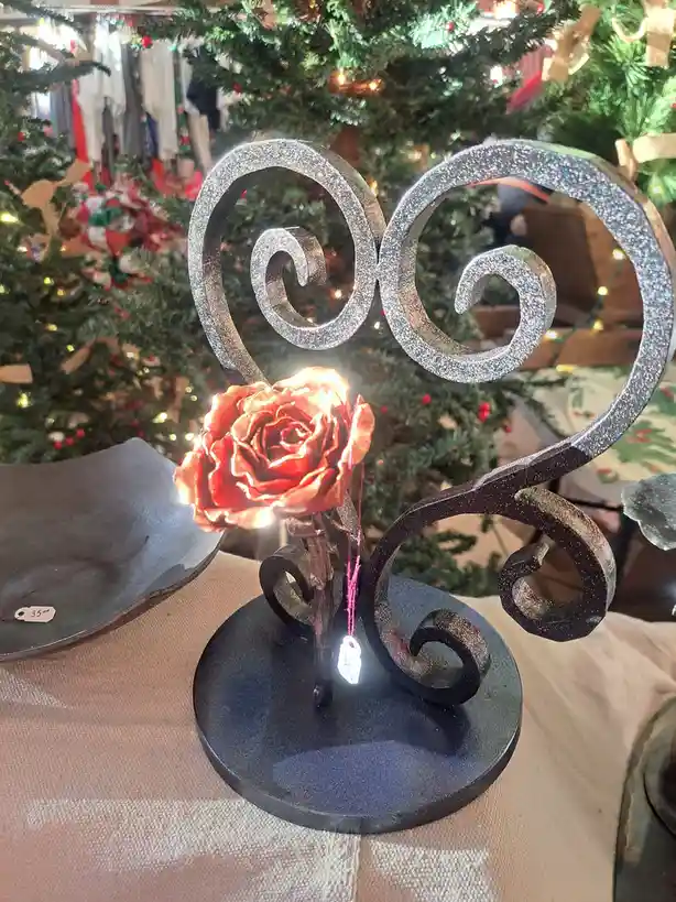 Reflecting on Another Successful Gingerbread Craft Fair: This Year's Floral Creations Were a Hit!