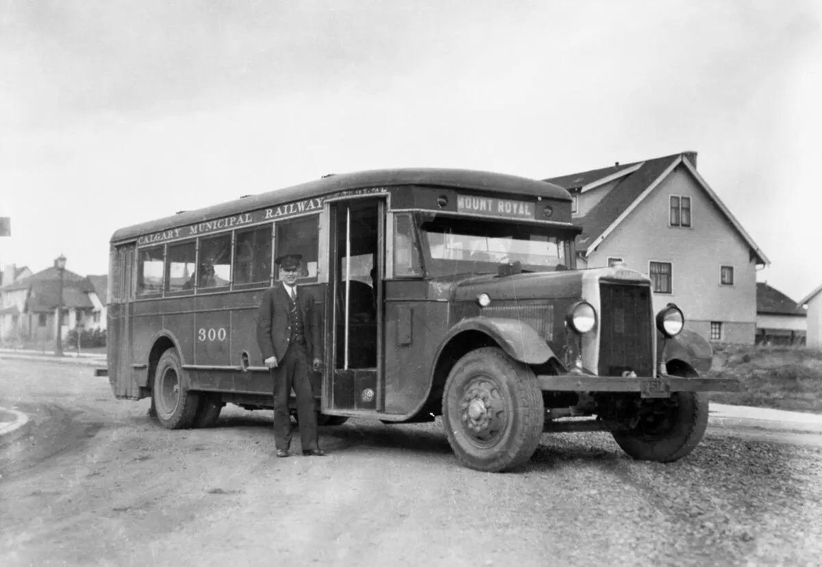 Exploring the Historic Calgary Municipal Railway Through Stunning Photos